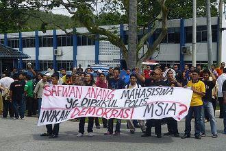 Malaysiakini Demo Upsi Mahasiswi Disingkir Dari Kolej Kediaman