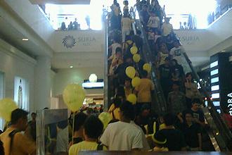 killthebill lrt new year wish yellow protest 311211 in klcc