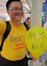 killthebill lrt new year wish yellow protest 311211 09