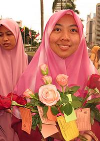 sigma give away flower activity 010112 deputy president nur syazwani aziz