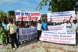 protest against ramasamy and hindu endowment board 020112 01