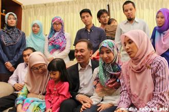 wan azizah pc 080112 01