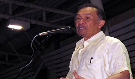 pakatan kedah mega ceramah 150112 anwar speaking 2