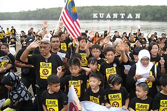 stop lynas 220212 03