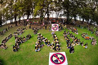 stop lynas 220212 01