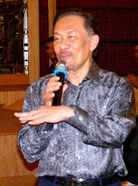 anwar youth dialogue 100312 anwar