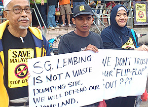 sg lembing lynas protest 110312