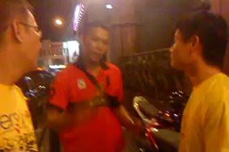 bersih flyer distribution block by police 250412 02