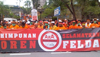 orange march anti-felda crowd 3