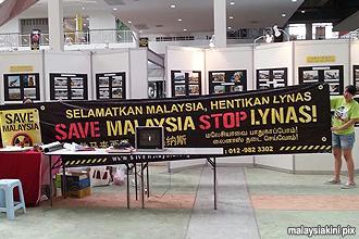 johor yellow action group exibition barred 140712 anti lynas banner