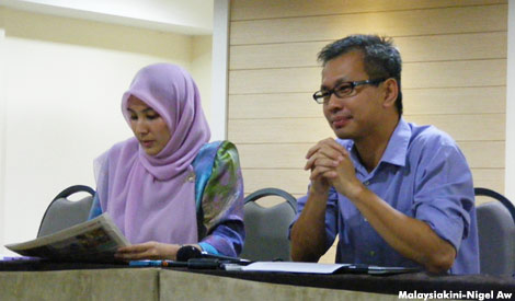 How will Nurul and Tony, in London, remove Najib?