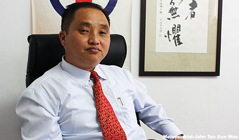 黄瑞林宣誓为雪州议长,凯鲁丁任副议长