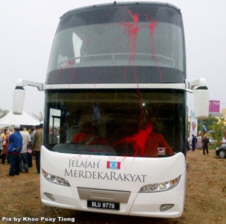 jelajah merdeka rakyat bus attacked in Malacca 1