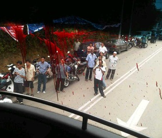 red paint on jelajah merdeka rakyat bus in malacca