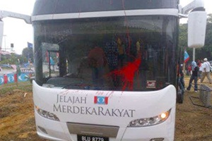 red paint on jelajah merdeka rakyat bus in malacca front