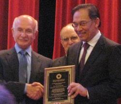 anwar receives award in paris 2
