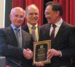 anwar receives award in paris