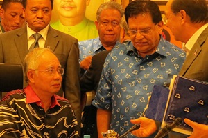 najib razak with bn supreme council members