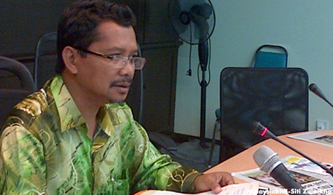 Anak president fails to defer paying RM350k damages to Felda
