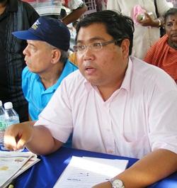lawyer Abdul Rashid Ismail kampung railway protest