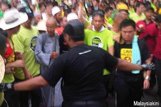 green march reaching dataran 251112 wong tact