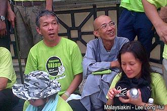 green march reaching dataran 251112 wong tack resting