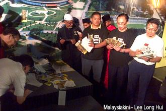 no to 118 mega tower movement launch 050113 01