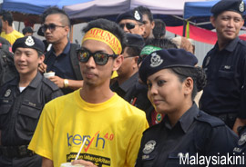 kl rally himpunan kebangkitan rakyat 120113 police