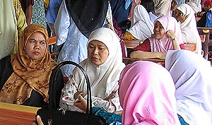 muslim islam malays 250806 women