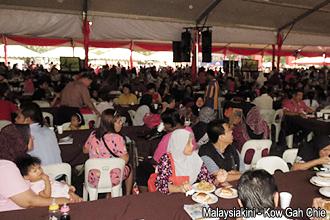 mca chinese new year open door 100213 28 crowd