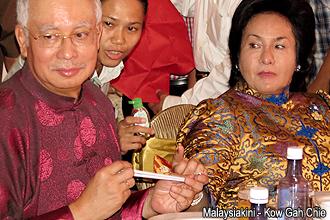 mca chinese new year open door 100213 04 najib rosmah