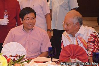 najib dinner with penang media 110213 najib and teng chang yaw