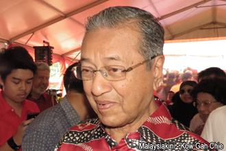 mca chinese new year open house 100213 mahathir