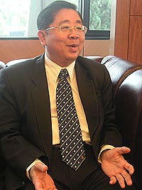 chia kwang chye interview 290806 posture