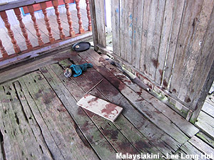 semporna simunul 040313 blood