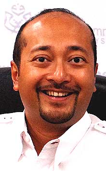 mukhriz pemuda umno 050906 smile