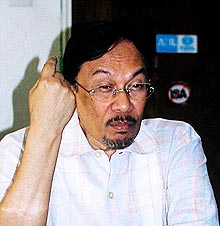 anwar interview 301104 being assertive