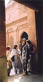 pakistan terror school 071204 girls at lahore art school