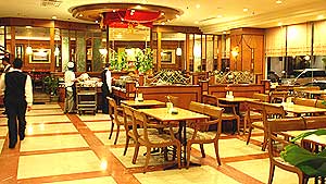 campus poll um pro government luxury stay 190906 cafe