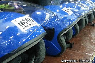 bn give out helmet 070413 02