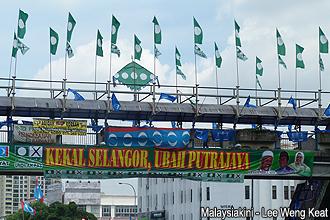 election flag 170413 02 pas pkr selangor