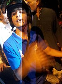 photographer hit by 1malaysia motocyclist 240413 02