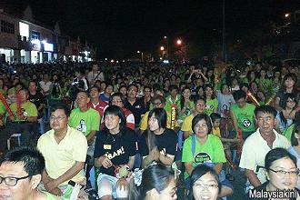 pahang bentong democracy concert 270413 crowds 03
