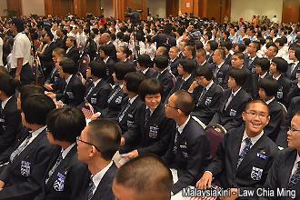 najib brings good news for penang chinese education 300413 heng ee school student