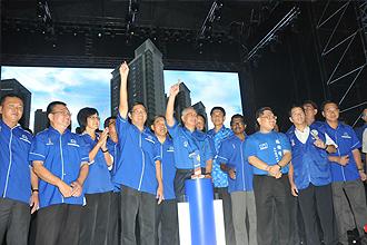najib announcing affordable house penang 300413 02