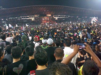 post-ge13 rally in kelana jaya stadium crowd 10