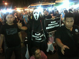 post-ge13 rally in kelana jaya stadium crowd 2