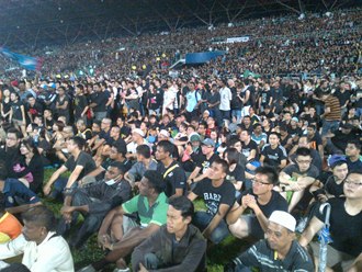 post-ge13 rally in kelana jaya stadium crowd 7