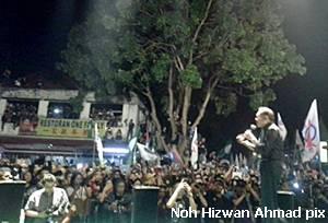 johor black rally 160513 anwar