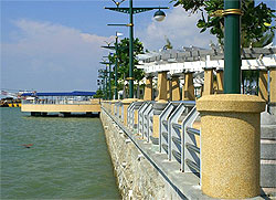 lumut waterfront beautification 021106 boardwalk